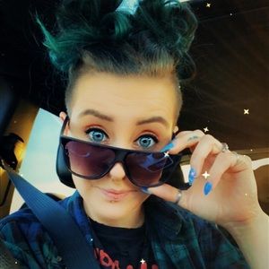 Meet your Posher, Shala